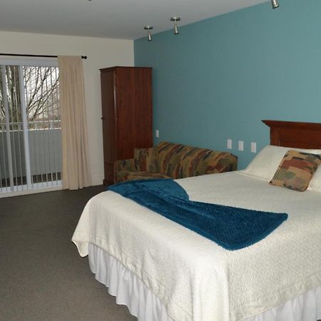 Auberge La Courtepointe Petite-Riviere-Saint-Francois Exteriör bild