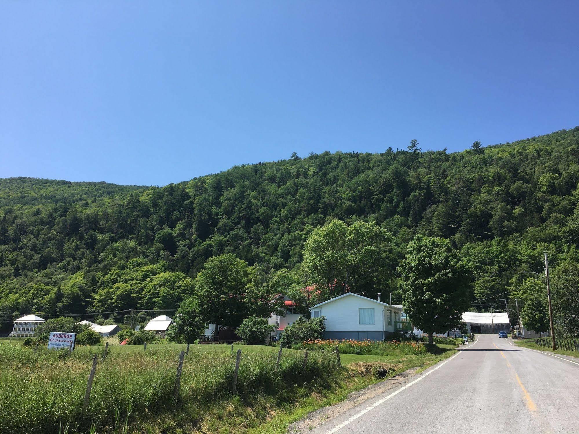 Auberge La Courtepointe Petite-Riviere-Saint-Francois Exteriör bild