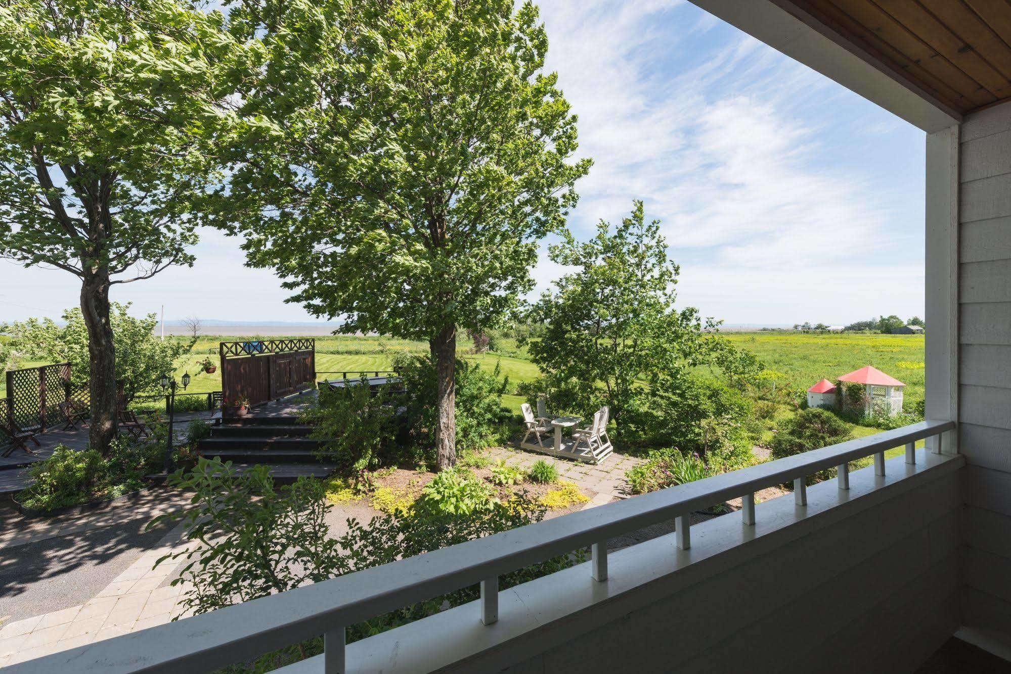 Auberge La Courtepointe Petite-Riviere-Saint-Francois Exteriör bild
