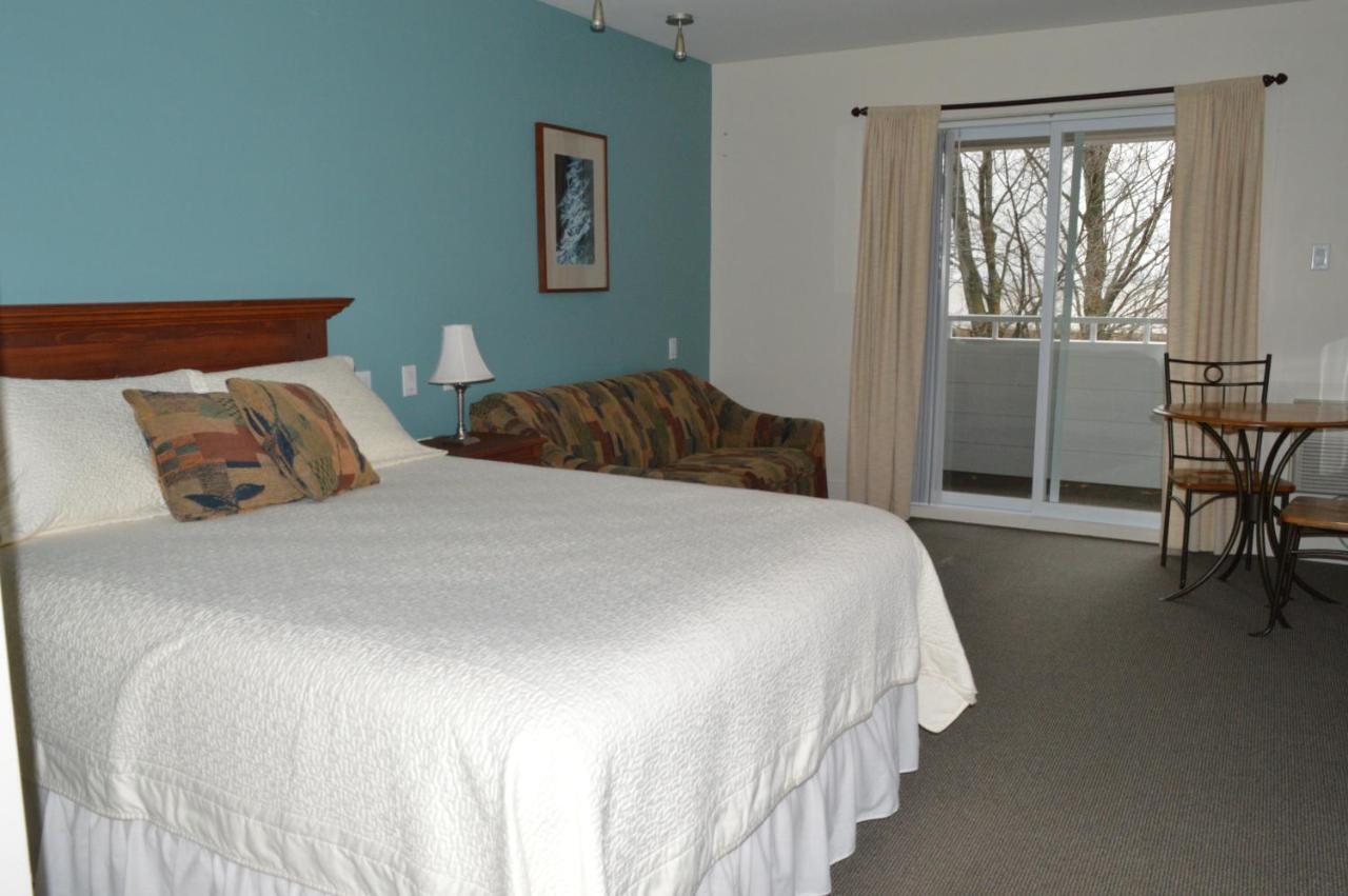 Auberge La Courtepointe Petite-Riviere-Saint-Francois Exteriör bild